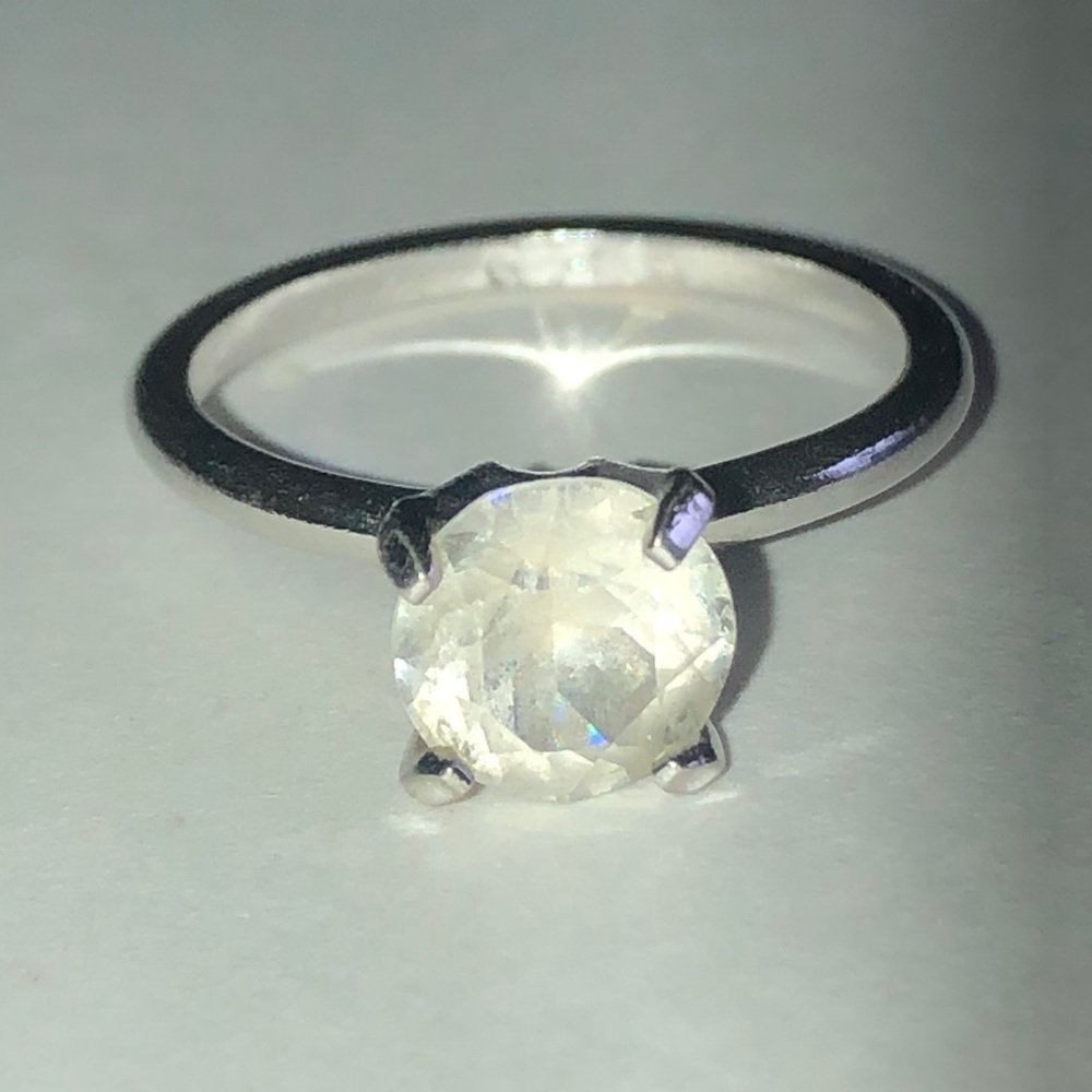 Size 6 Uncas Vintage Silver Tone Solitaire Ring with Clear Stone